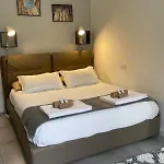 - Modern Flat *