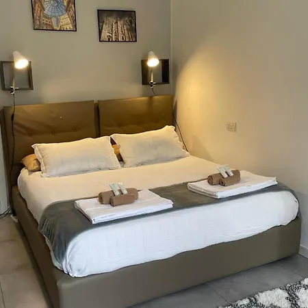 - Modern Flat *